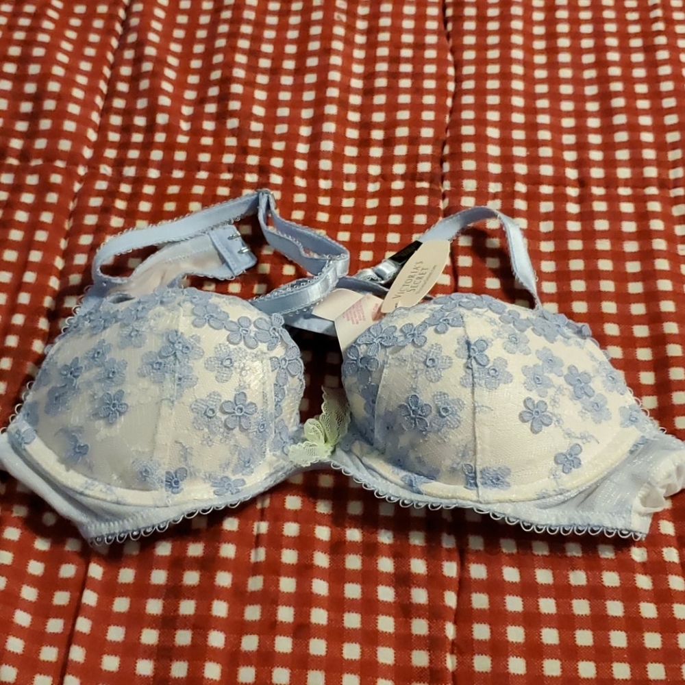 VS  Bra in Size 34 A padded